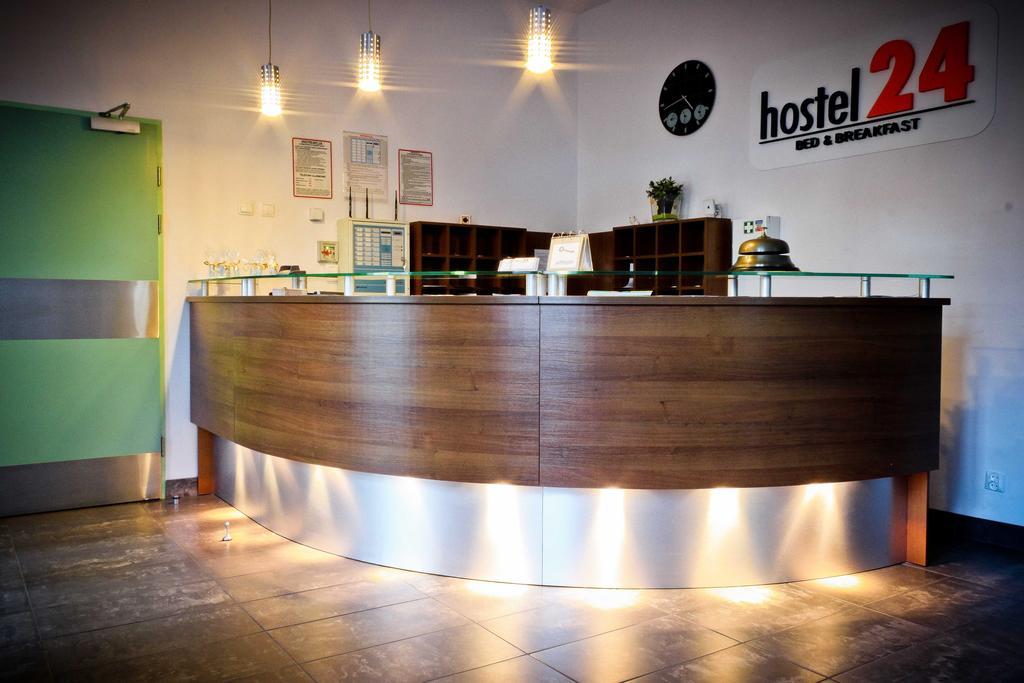 Hostel24 Bed&Breakfast Bydgoszcz Exterior photo